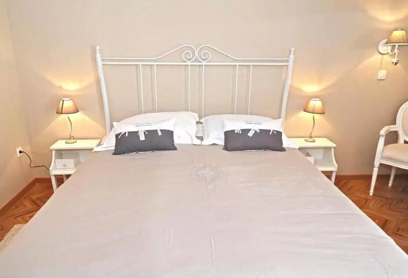 ペンション Tinel Rooms Old City Center