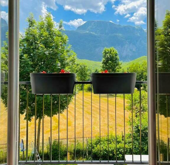 تختخواب و صبحانه A Breath Of Fresh Air