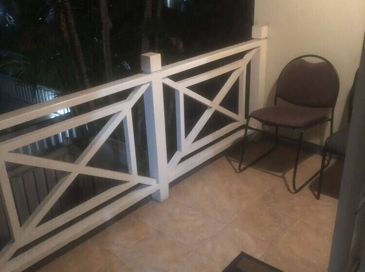 Finest Accommodation Renfrew Place 1 Bedroom Apt # 42 New Kgn 4 12 Renfrew Rd