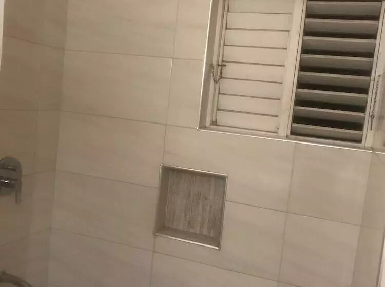 Finest Accommodation Renfrew Place 1 Bedroom Apt # 42 New Kgn 4  12 Renfrew Rd