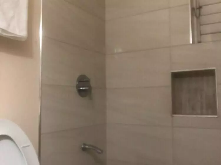 Finest Accommodation Renfrew Place 1 Bedroom Apt # 42 New Kgn 4  12 Renfrew Rd