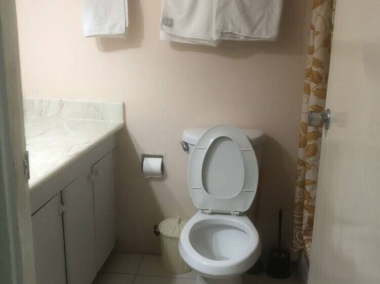 Finest Accommodation Renfrew Place 1 Bedroom Apt # 42 New Kgn 4 12 Renfrew Rd