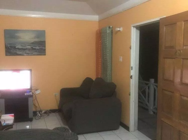 Finest Accommodation Renfrew Place 1 Bedroom Apt # 42 New Kgn 4  12 Renfrew Rd