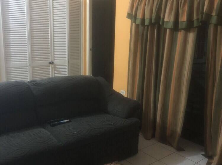 Finest Accommodation Renfrew Place 1 Bedroom Apt # 42 New Kgn 4 12 Renfrew Rd