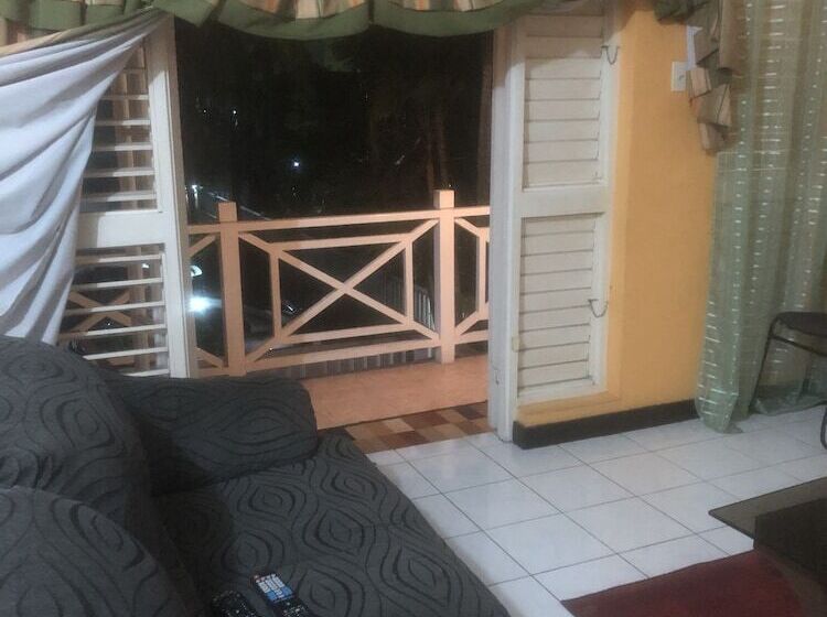 Finest Accommodation Renfrew Place 1 Bedroom Apt # 42 New Kgn 4 12 Renfrew Rd