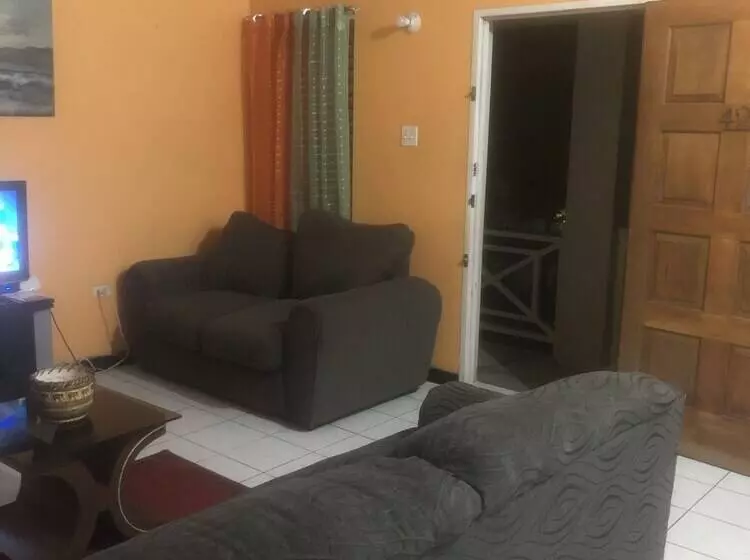 Finest Accommodation Renfrew Place 1 Bedroom Apt # 42 New Kgn 4  12 Renfrew Rd