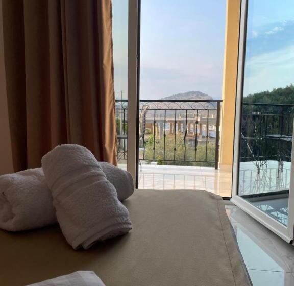 בית מלון כפרי Golden Hill Ksamil