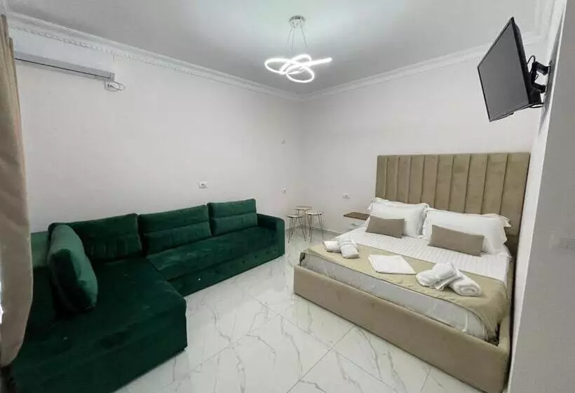 هتل Golden Hill Ksamil
