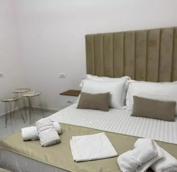 هتل Golden Hill Ksamil