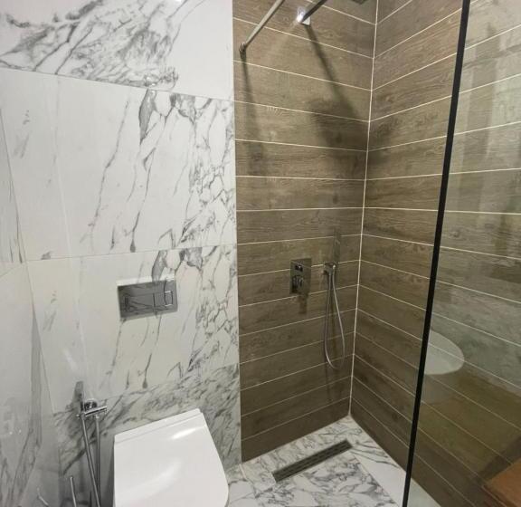 בית מלון כפרי Golden Hill Ksamil