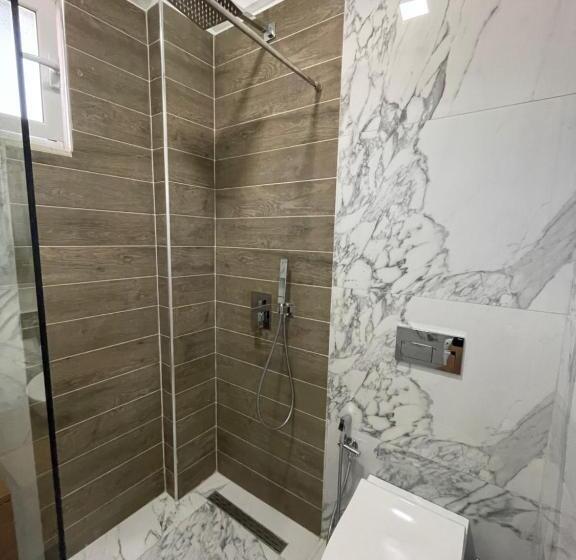 בית מלון כפרי Golden Hill Ksamil