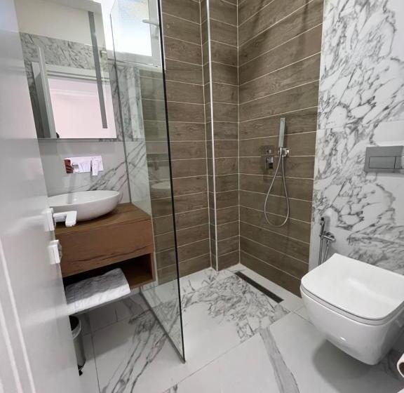 בית מלון כפרי Golden Hill Ksamil