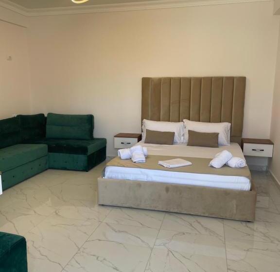 בית מלון כפרי Golden Hill Ksamil