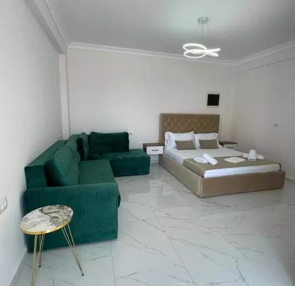 هتل Golden Hill Ksamil