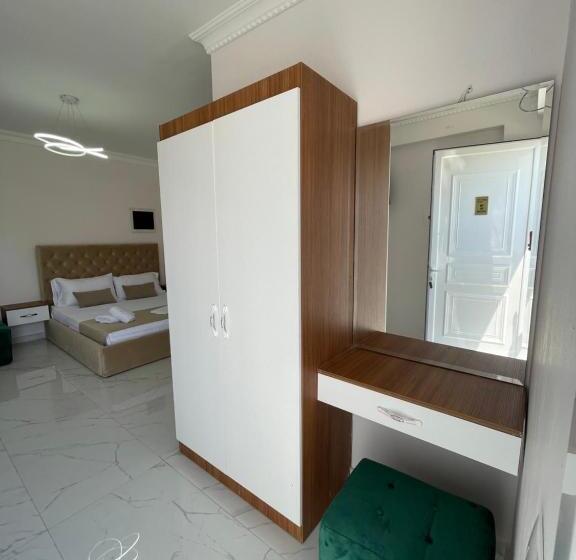 בית מלון כפרי Golden Hill Ksamil