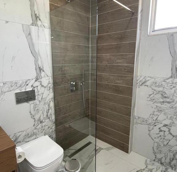 בית מלון כפרי Golden Hill Ksamil