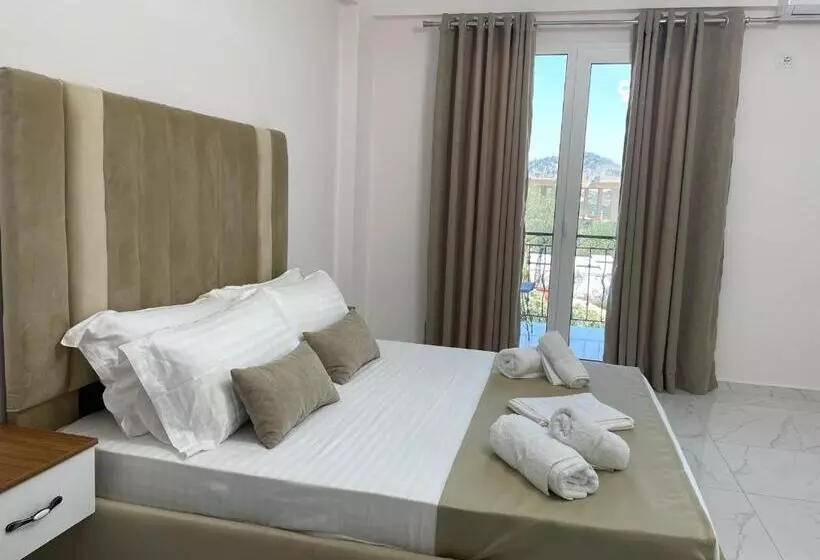 هتل Golden Hill Ksamil
