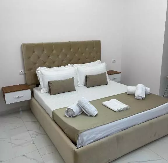 هتل Golden Hill Ksamil