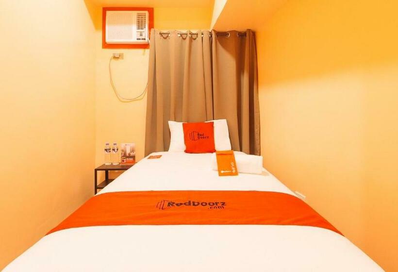 Hotel Reddoorz Plus @ Kaizen Suites Taft Avenue