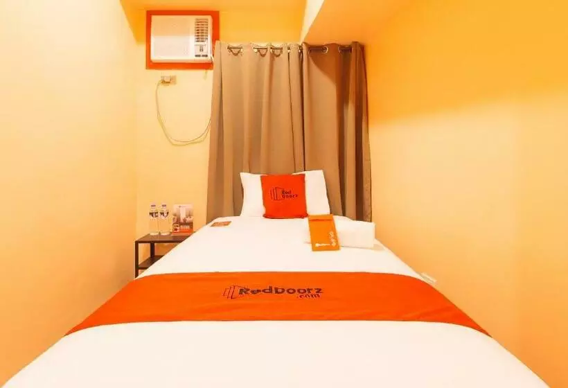 ホテル Reddoorz Plus @ Kaizen Suites Taft Avenue