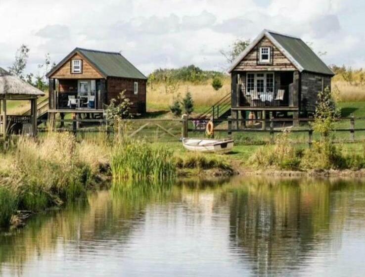 Lake View Lodges