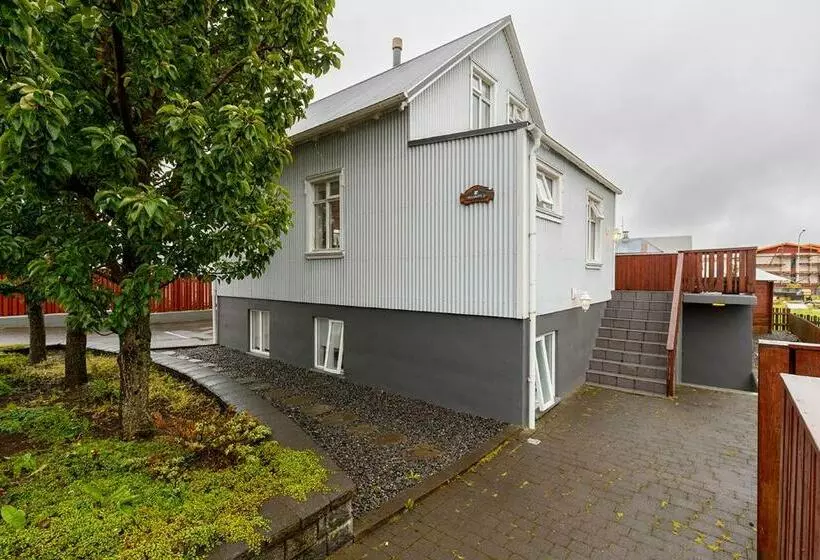 V13 Guesthouse