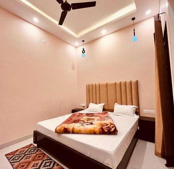 ホテル Oyo 83505 The Miraj Hr Ten