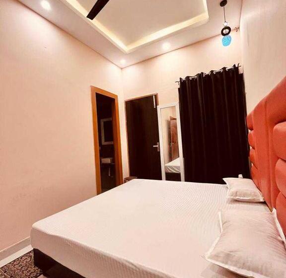 ホテル Oyo 83505 The Miraj Hr Ten