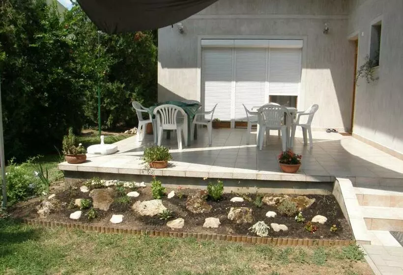 ペンション Ilona Vendégház Balatonszabadi