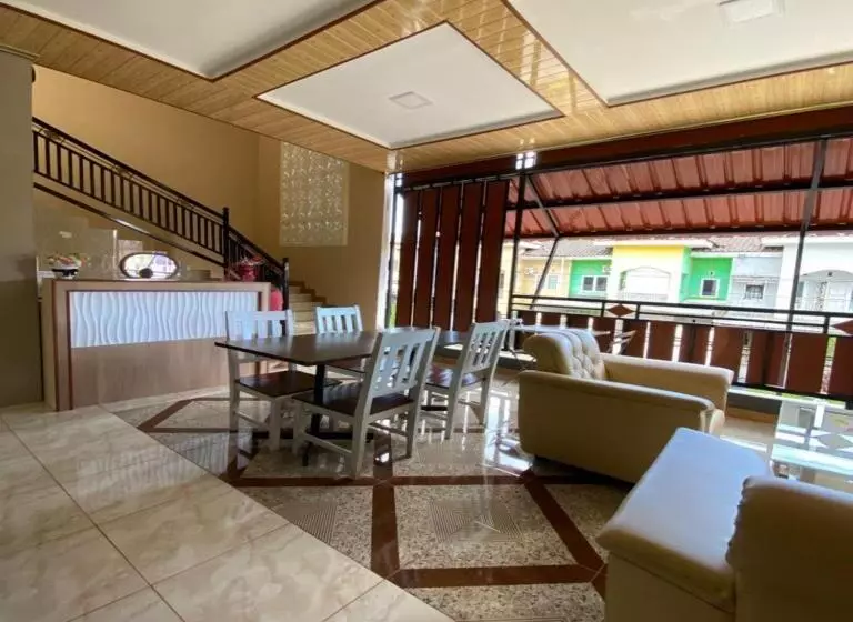 Majatalo Sudiang Inn