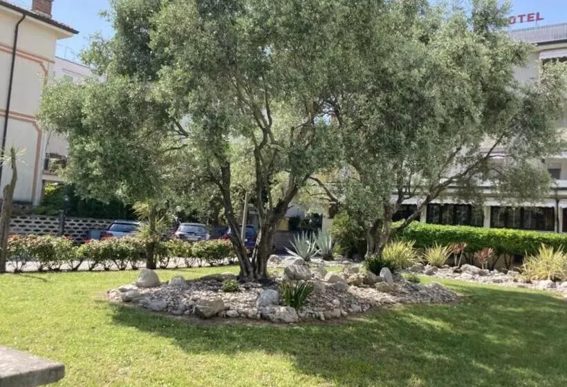 ペンション Villa Lisa   La Quiete E Il Profumo Del Mare