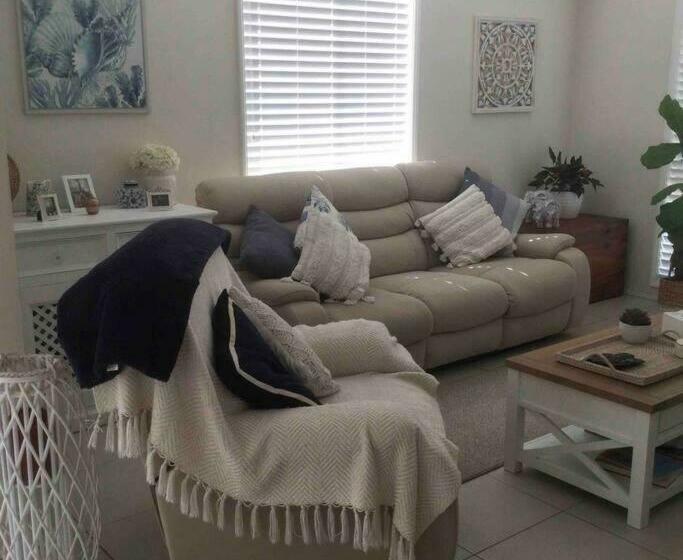 Cosy Cottage Near The Beach