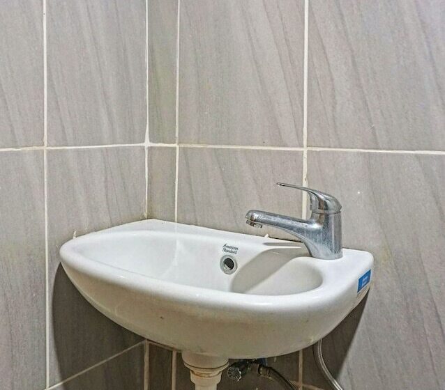 Collection O 91414 Hotel Marina Beach