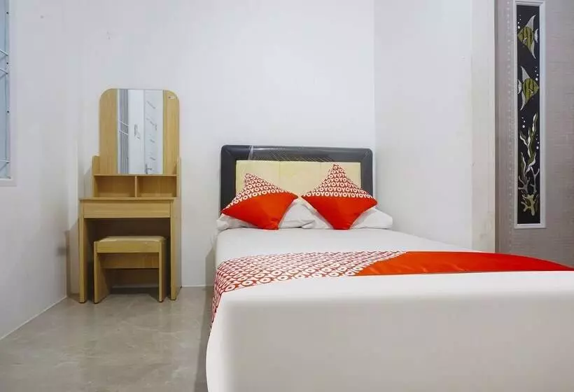 ホテル Oyo 91375 Pondok Feby Makassar
