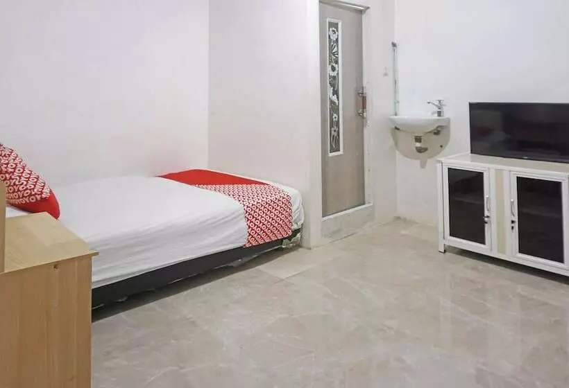 ホテル Oyo 91375 Pondok Feby Makassar