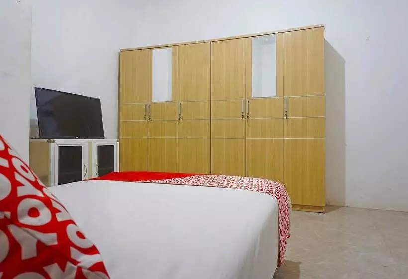 ホテル Oyo 91375 Pondok Feby Makassar