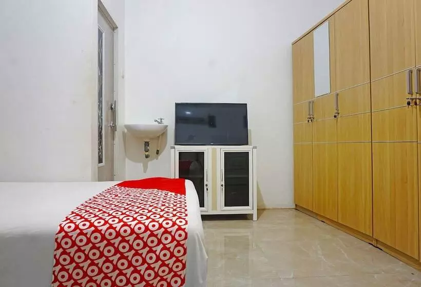 ホテル Oyo 91375 Pondok Feby Makassar