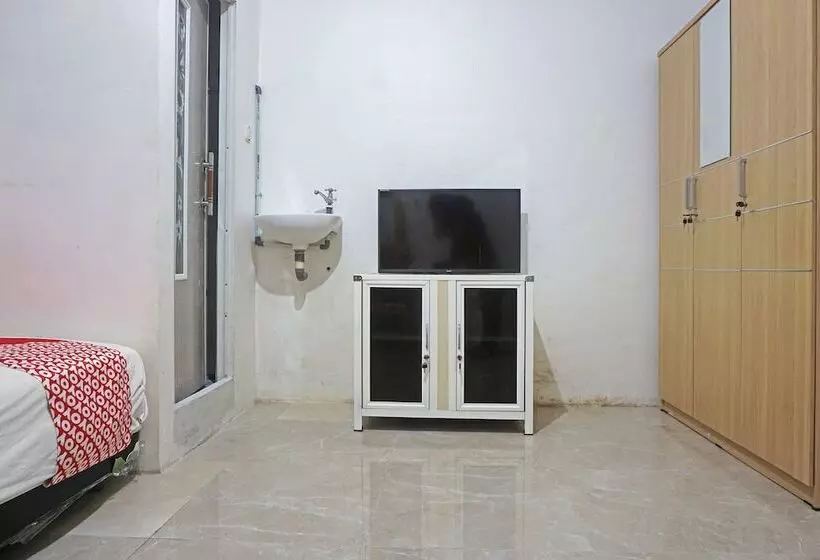 ホテル Oyo 91375 Pondok Feby Makassar