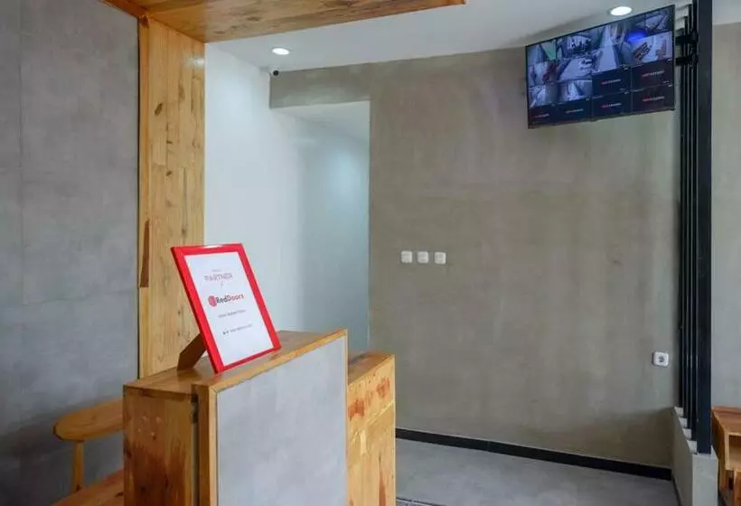 Hotelli Reddoorz @ Klaten City