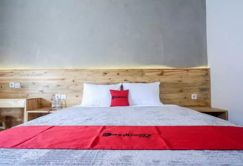 Hotelli Reddoorz @ Klaten City