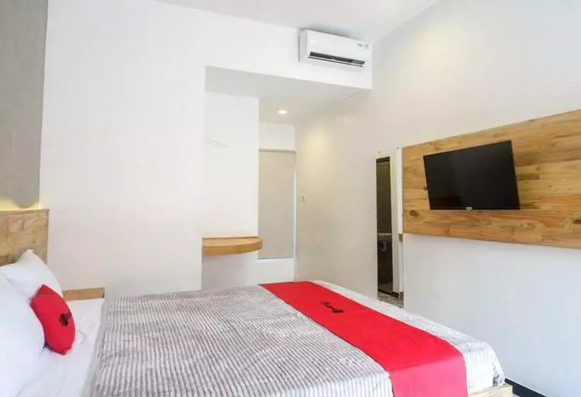 Hotelli Reddoorz @ Klaten City