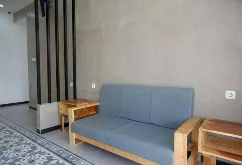 Hotelli Reddoorz @ Klaten City