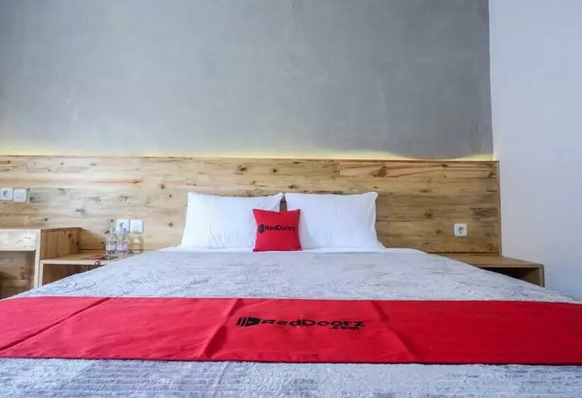 Hotelli Reddoorz @ Klaten City