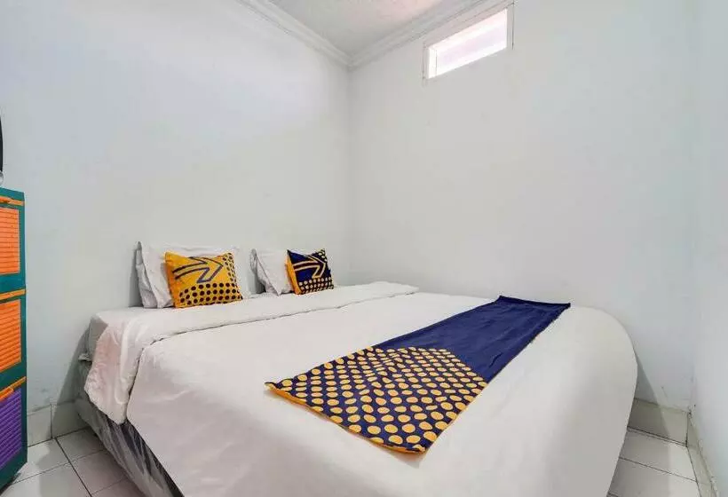 Hotelli Spot On 91386 De Jawara Homestay Syariah