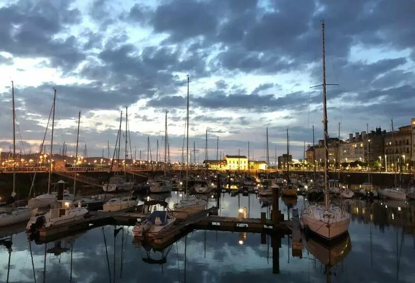 Majatalo Alojamientos Muelle De Gijón