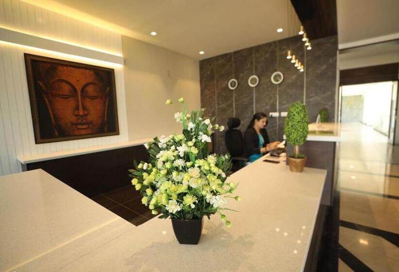 منتجع Vrr Astoria Hotel & Convention Center