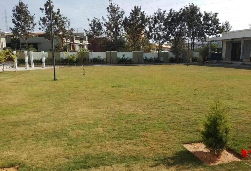 منتجع Vrr Astoria Hotel & Convention Center