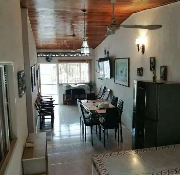 Casa Hotel Los Heroes