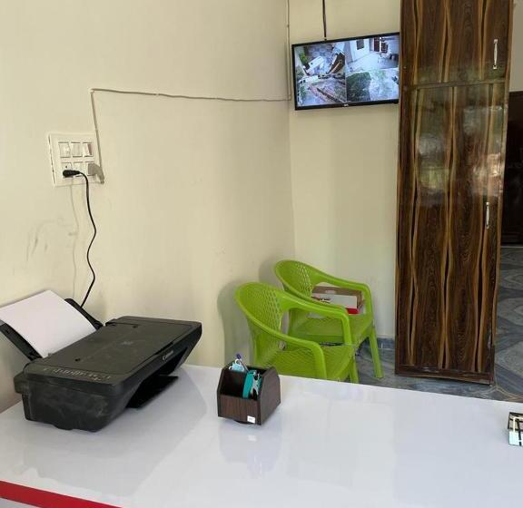 Отель Oyo 90574 Raj Palace