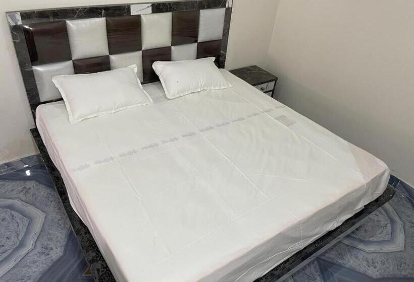 Отель Oyo 90574 Raj Palace